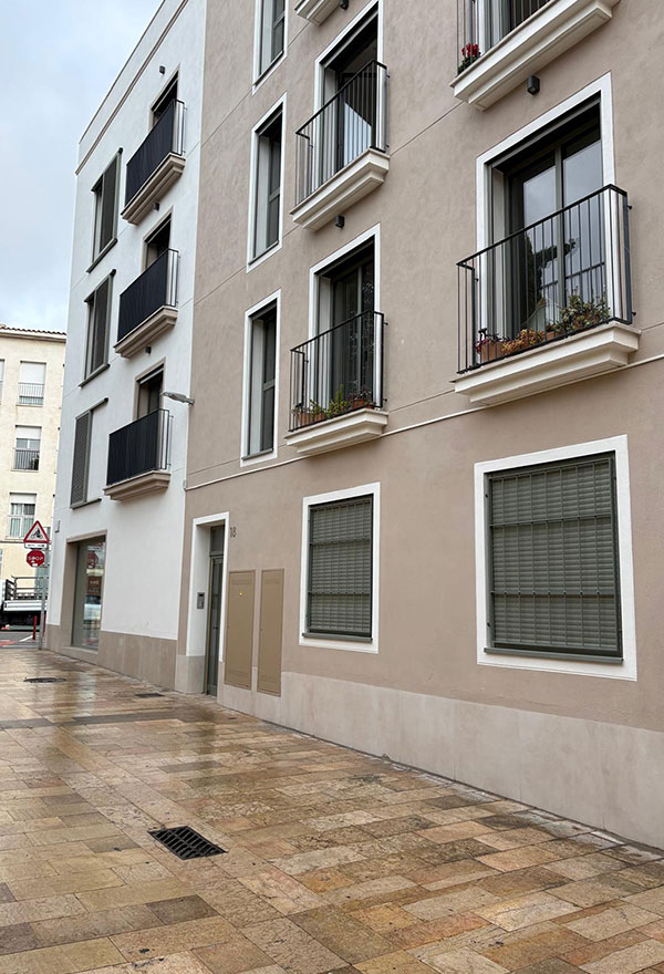 Frente Plaça de les Casernes